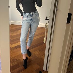 Cropped American Eagle Washed Out Denim Jeans
